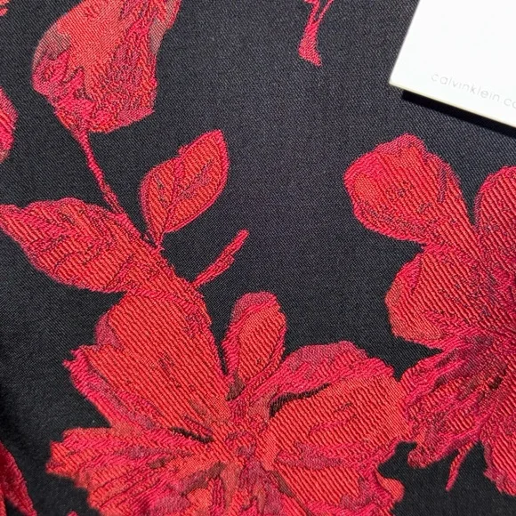 Elegant Black and Red Floral midi Dress - Picture 4 of 9